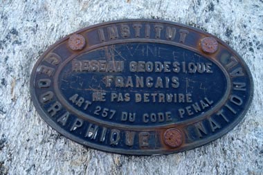 Borne géodésique Borne géodésique